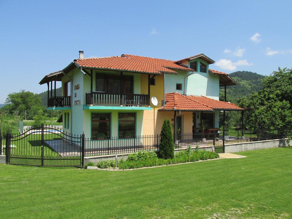 Pri Orehite Guesthouse Oreshak  Exterior photo