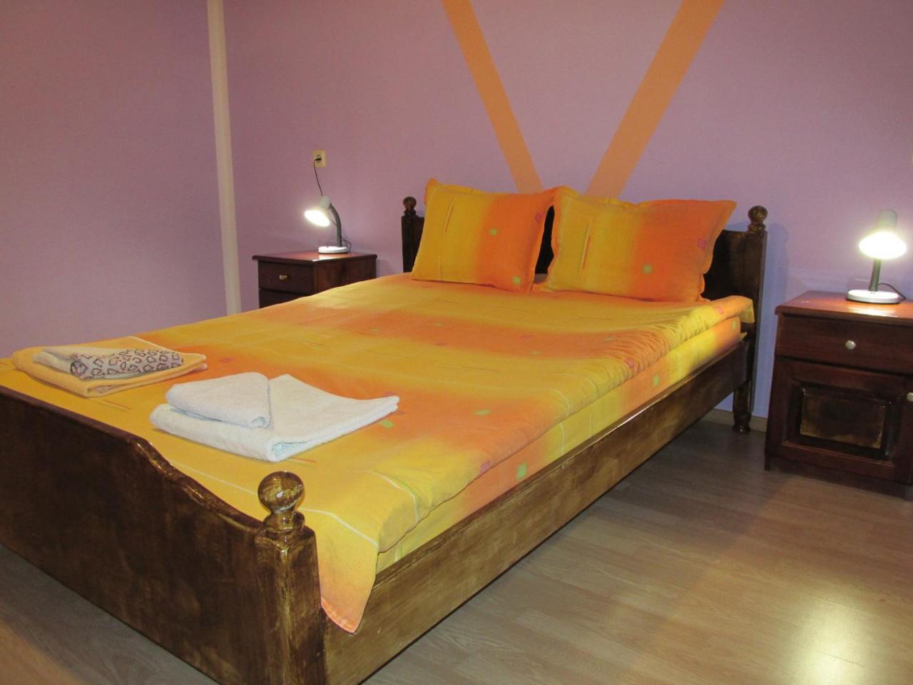 Pri Orehite Guesthouse Oreshak  Exterior photo
